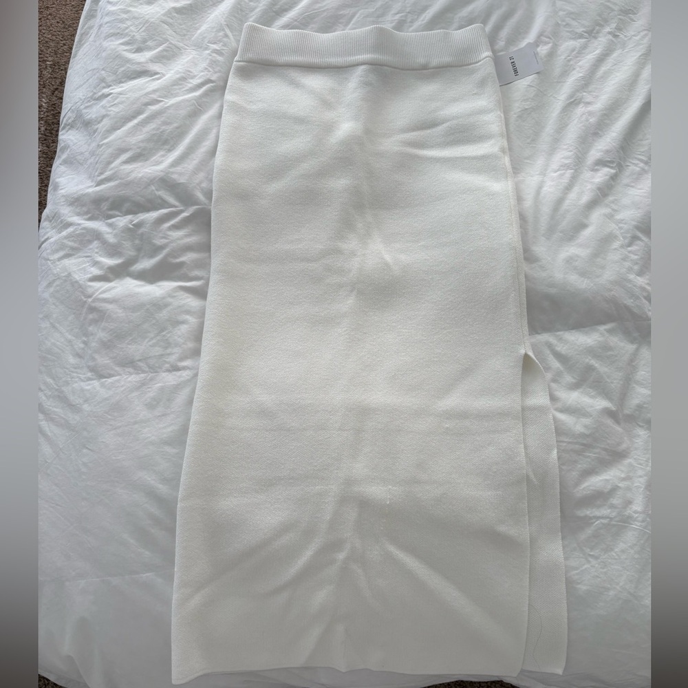 Forever 21 white knit midi Skirt